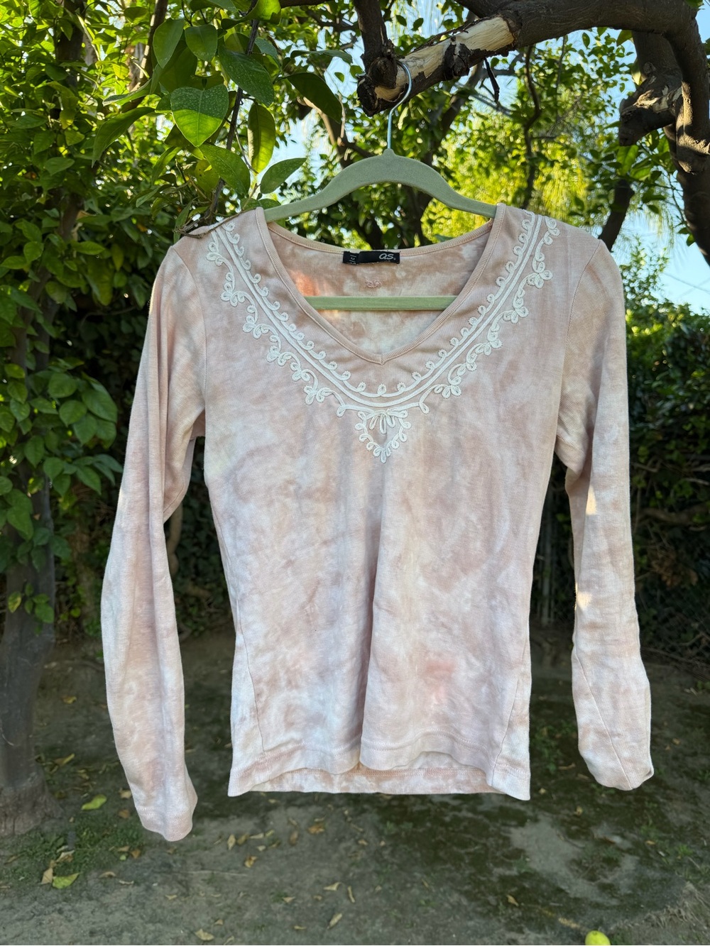 Y2K Pink Tie-Dye Long Sleeve V-Neck Top with Embroidered Detail